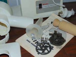 lot 331 image: Electric food grinder Rival
