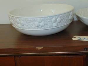 lot 337 image: Set of 2 Vintage ceramic bowls made in Italy