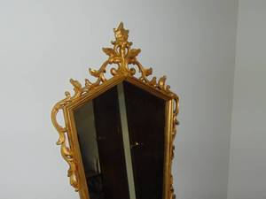 lot 350 image: Mirror gilt