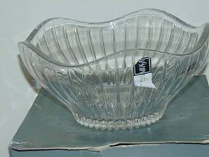 lot 352 image: 2 Mikasa crystal bowls9 Park Lane