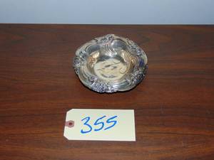 lot 355 image: 6 dish - sterling Silver stamped Sterling 6421 on bottom