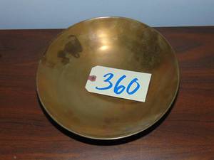 lot 360 image: Brass bowl