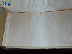 lot 366 image: Linen table cloth subtle pink with subtle pattern
