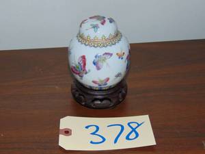 lot 378 image: Charming Chinese porcelain lidded  jar on a hardwood stand
