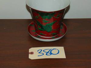 lot 380 image: Oriental planter with dish