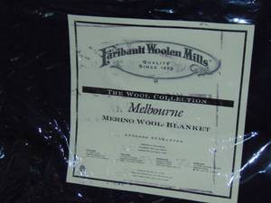 lot 398 image: Faribault Woolen Mills king blue merino wool New
