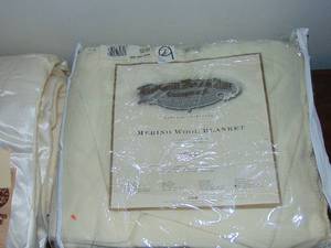 lot 416 image: 2 new Bone white king size blankets will work well on king or queen size mattress New