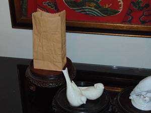 lot 434 image: Mixed birds on bases bag vase