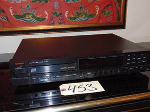 lot 453 image: Luxman compact disc player DZ-112