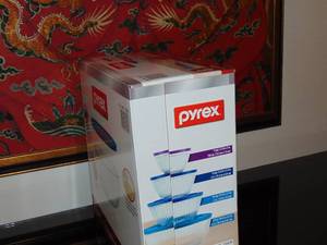 lot 454 image: Pyrex glass mixing bowl set