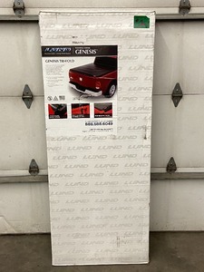 Lund Genesis Tri-Fold Tonneau Cover