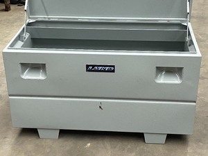 Lund Heavy Duty 48 Jobsite Job Box