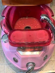 lot 7 image: Luraco Mini Spa for Kids $1495 Retail