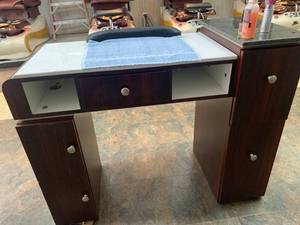 lot 13 image: Nail Station Marble Top Table & Contents