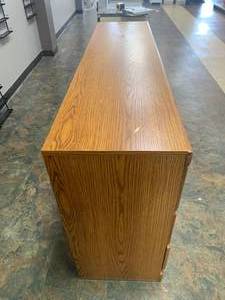 lot 19 image: 6 Drawer Dresser