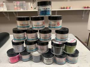lot 134 image: Lot of 19 Glam & Glitz Glitter Art