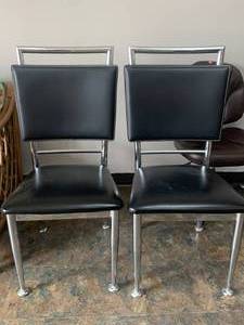 lot 150 image: Lot of 2 High Back Chairs