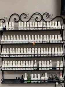 lot 103 image: Lot of 102 Veniiz Soak Off Gel & Misc. Polish