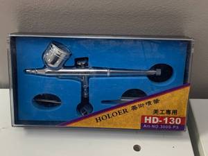 lot 8 image: HD-130 Double Action Airbrush