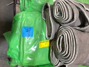 LOT WITH 5 RUGS SEE PICS