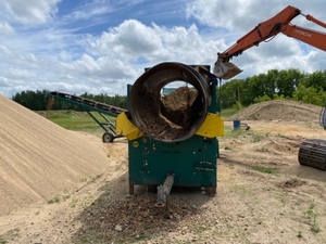 lot 1 image: 2016 Revolver Trommel Screener