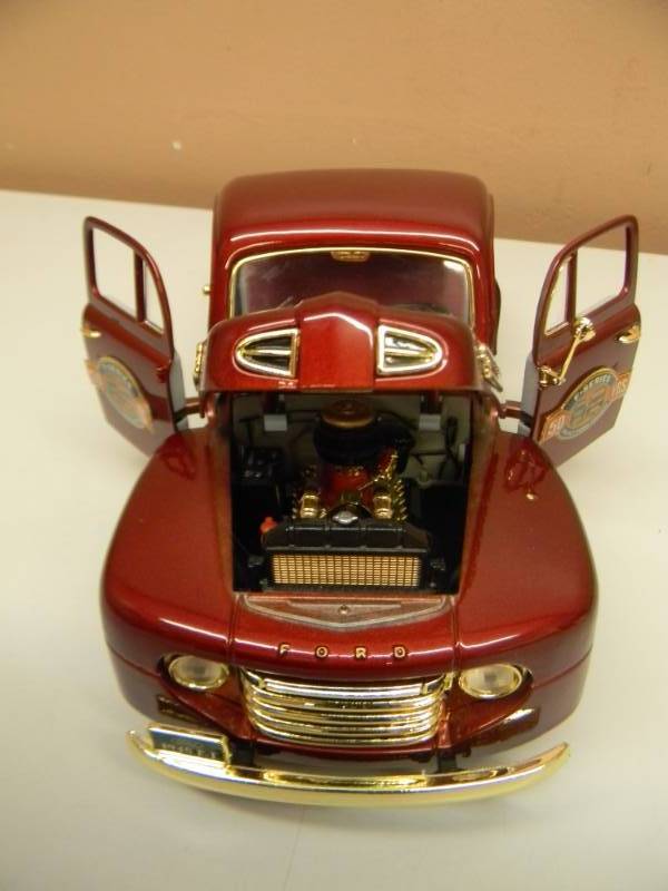 Road ROAD LEGENDS 1/18フォード 1948 F-1 ピックアップ 限定色[梱0.1