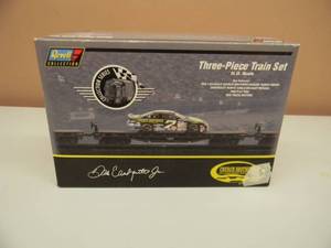 lot 5 image: DALE EARNHARDT JR REVELL COLLECTION THREE PIECE TRAIN SET HO SCALE - CHURCH BROTHERS #7 - 1 OF 2556 DIE CAST REPLICAS - WITH COA - NEW IN BOX - SEE PICTURES
