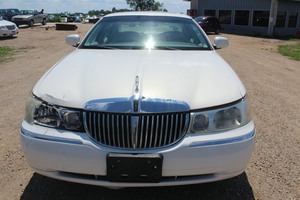 2000 Lincoln Town Car Cartier