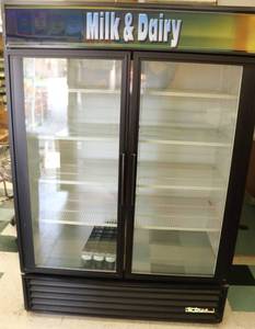 lot 1 image: 2 Door True Cooler
