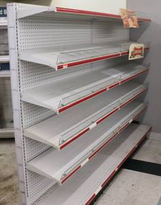 lot 9 image: Single Sided Shelving