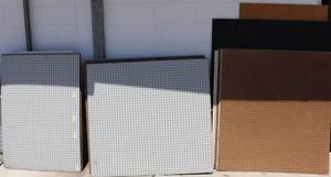 lot 34 image: Large Lot of Peg Board