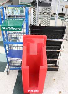 lot 72 image: Misc Display Racks