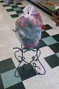 lot 94 image: Large Flower Pot Stand & Flower