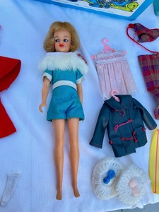 lot 19 image: Vintage Barbie & Tammy Doll Lot 1960s