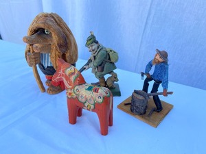 lot 23 image: Lot Vintage Norwegian, German & Swedish Wood Folk Figures