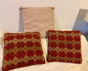 lot 37 image: Lot of 3 Vintage Throw Pillows