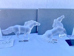 lot 43 image: Pair of Lalique Paris Crystal Horses