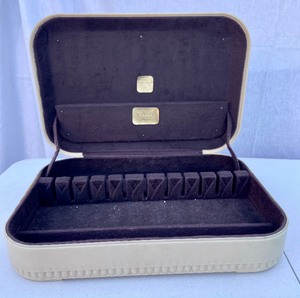lot 51 image: Vintage Bakelite Flatware Case w Detailed Floral Motif- Marshall White Co. Chicago