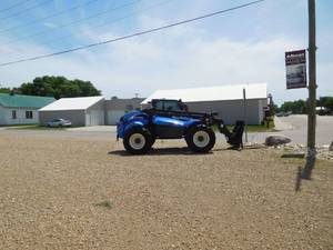 lot 1 image: New Holland LM445A  Telehandler