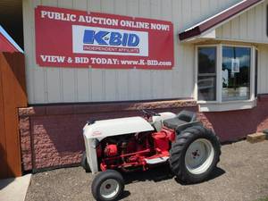 lot 4 image: FORD 2N CUSTOM TRACTOR FORD FIESTA ENGINE AND TRANSMISSION