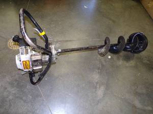 lot 16 image: Jiffy 8 Ice Drill