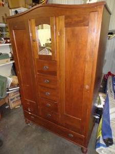 lot 9 image: Vintage Wardrobe