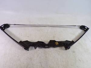 lot 13 image: Indian Stalker Compound Bow