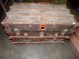 lot 35 image: Vintage Steamers Truck