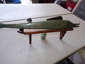 lot 49 image: Large Fish Dcor on Shelf