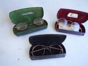 lot 110 image: 3 pair vintage eyeglasses with cases