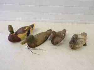 lot 113 image: 4 Vintage Duck Decoys