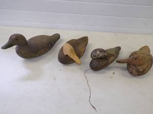 lot 115 image: 6 Vintage Duck Decoys