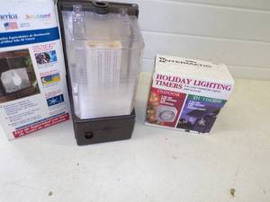lot 120 image: Outdoor Light and Timers