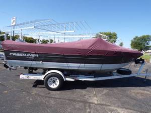 lot 5 image: 1986 Crestliner Calypso II Boat with trailer and 150 HP Johnson Motor